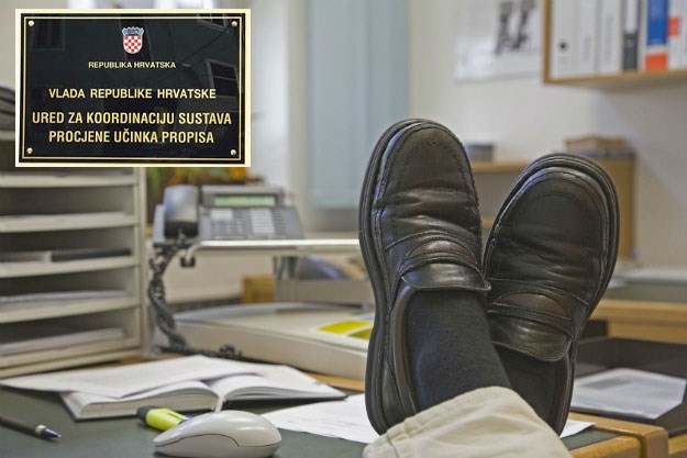 Korona kontra uhljeba!
